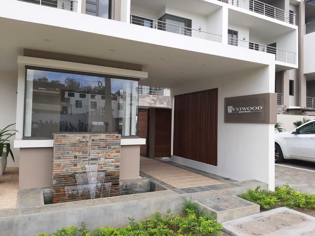 2 Bedroom Flat 15 Mins Walk From Flic En Flac Beach Buitenkant foto